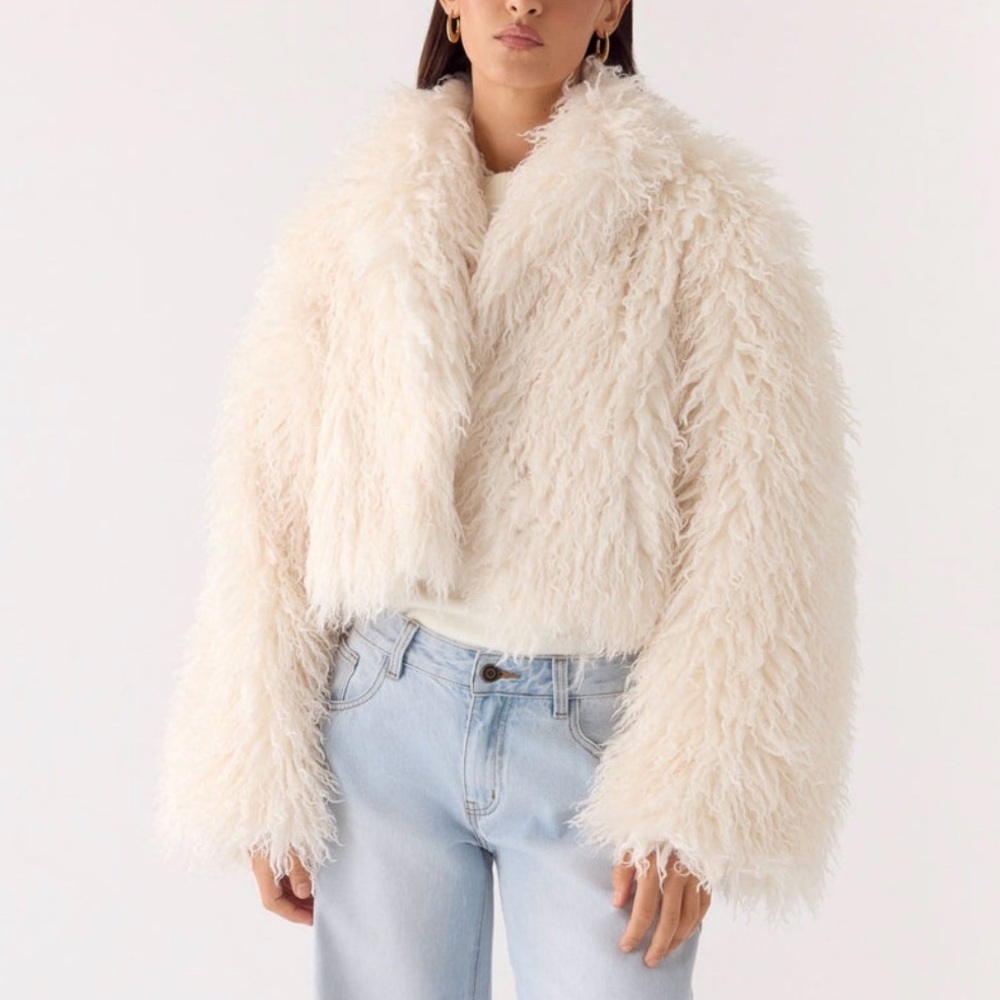 Peppermayo-  Faux Fur Cropped Jacket (Ivory)